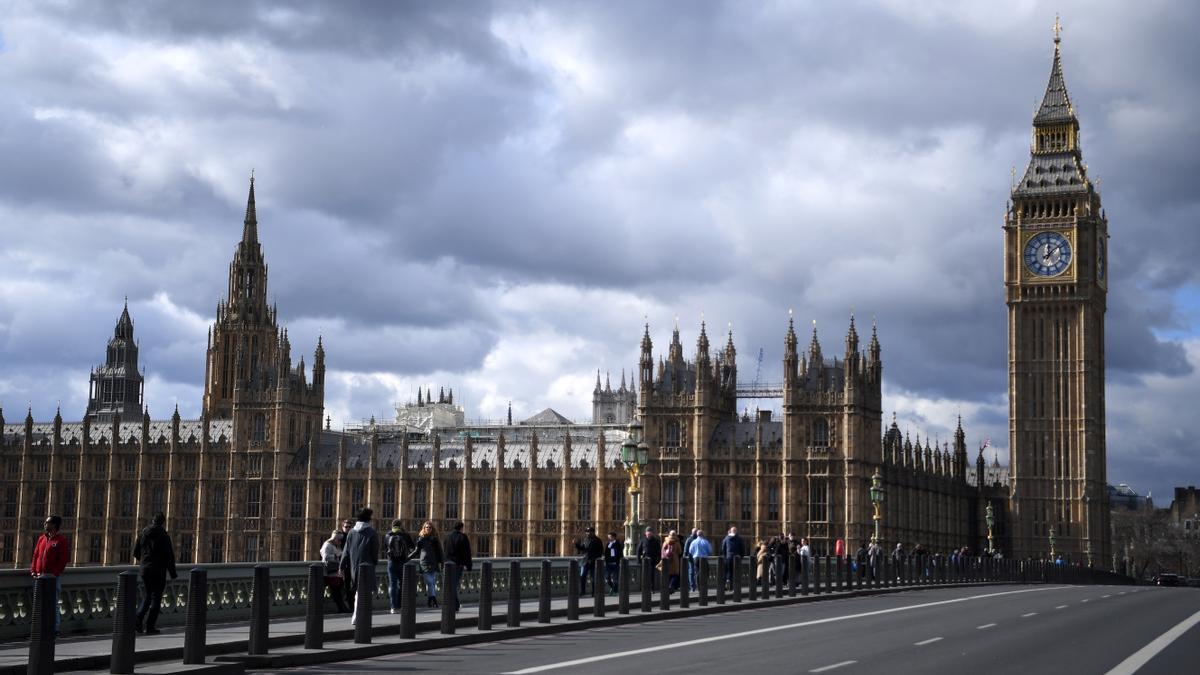 Vista general del Palacio de Westminster, sede del Parlamento británico.