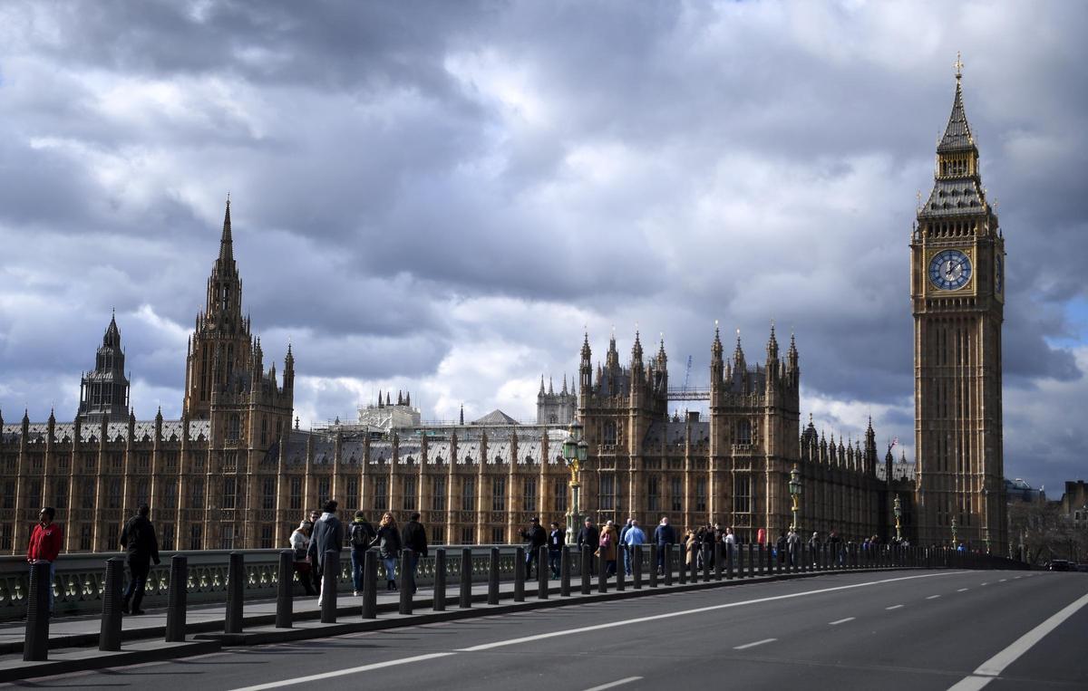 Vista general del Palacio de Westminster, sede del Parlamento británico.