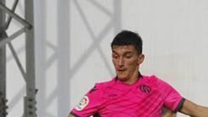 Pepelu, en un partido del Levante.