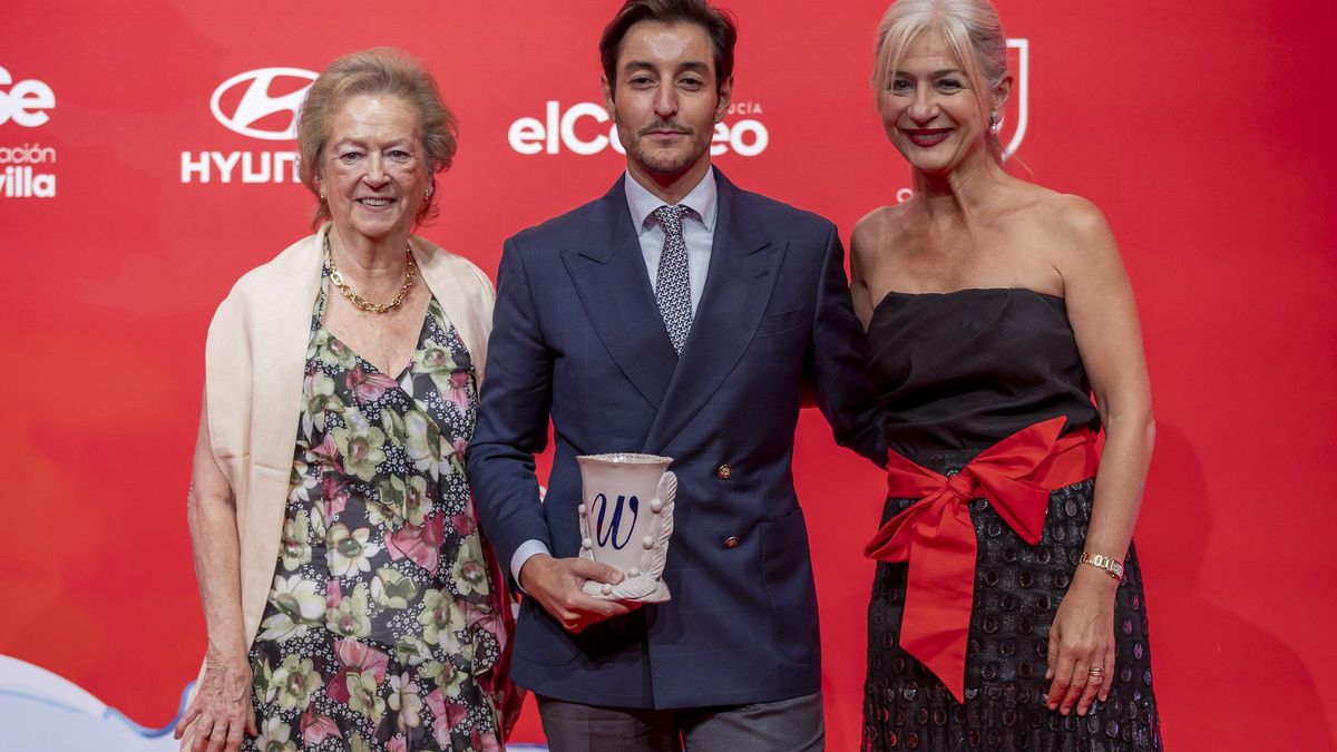 De Lantejuela al olimpo de la moda: Nicolás Montenegro triunfa en los premios Woman Andalucía