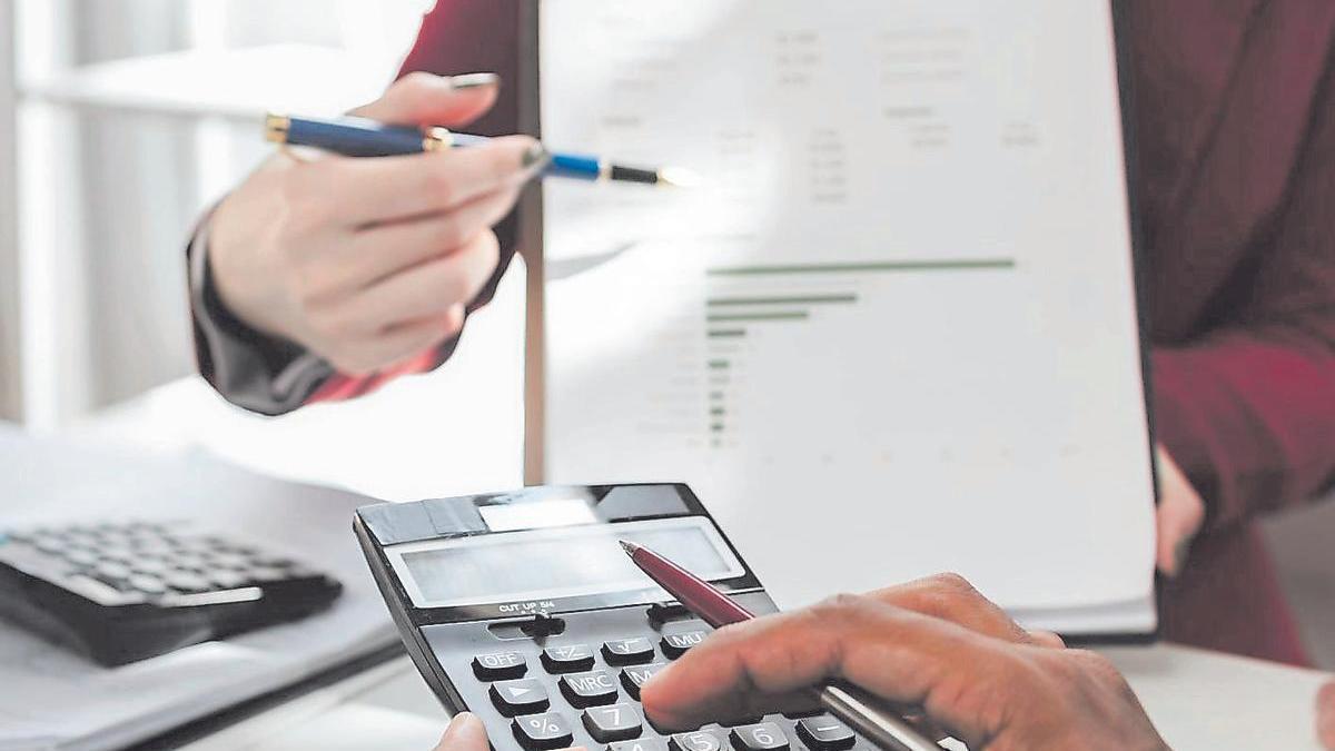 Hora de hacer números en una empresa familiar.