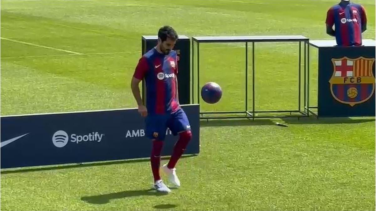 Los primeros toque de Gündogan con la camiseta del FC Barcelona