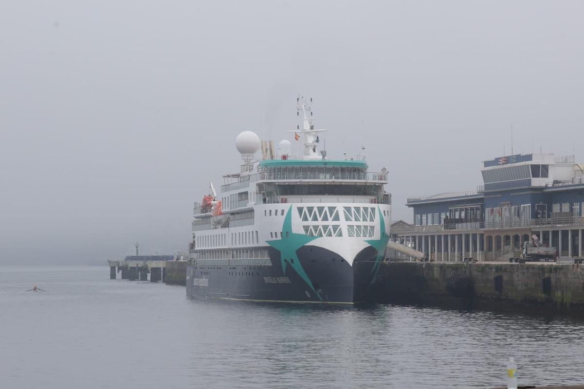 Samil se cubre de niebla después de un fin de semana de lleno absoluto