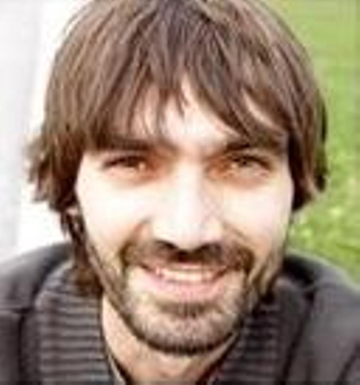 Un militante de Molina quiere disputar a Rubalcaba las primarias