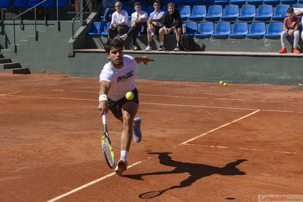 Carlos Alcaraz entrena en el Murcia Club de Tenis