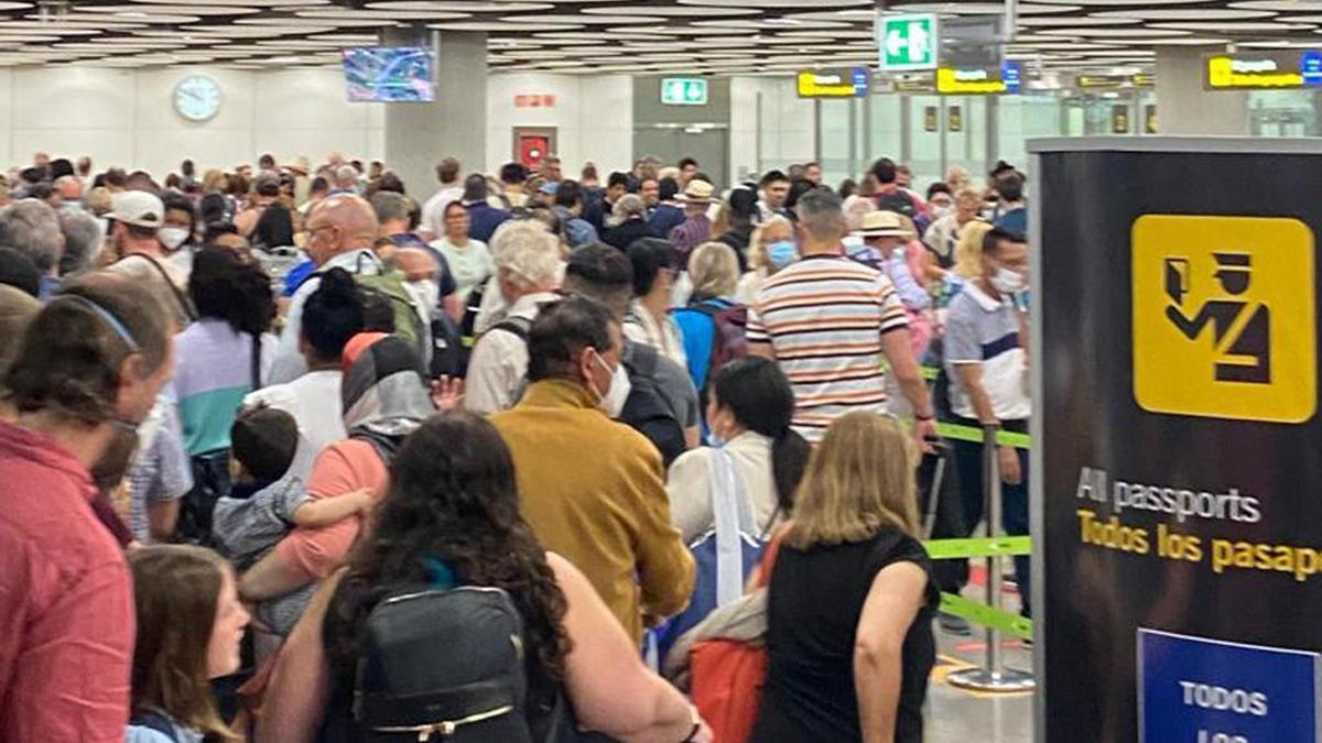 Cues a l&#039;aeroport de Madrid-Barajas