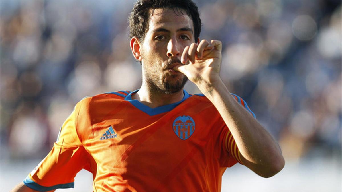 Parejo celebra uno de sus dos goles al Celta de Vigo