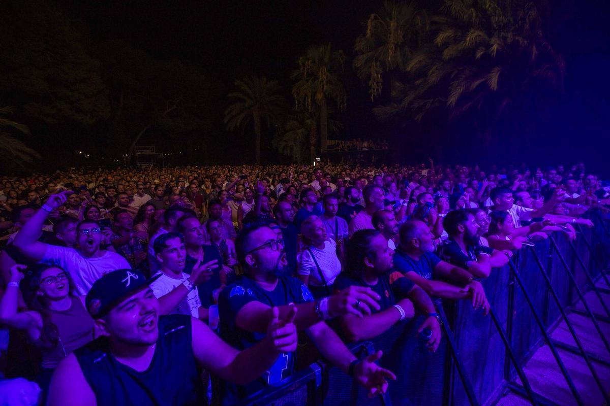 Nach firma un concierto memorable ante un entregado público en Noches Mágicas