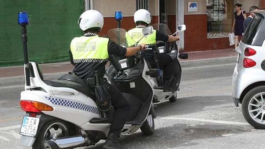 Veinte agentes interinos reforzarán este verano la plantilla de la Policía Local