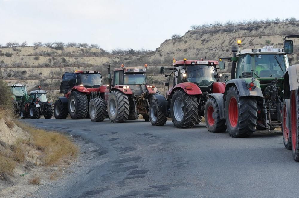 La protesta de agricultores a su paso por el Garru