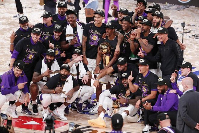 Los Ángeles Lakers se proclaman campeones de la NBA 2020 tras destrozar a los Miami Heat (106-93) en el sexto partido de las finales NBA. Conquistan así el 17º anillo de la historia de la franquicia.