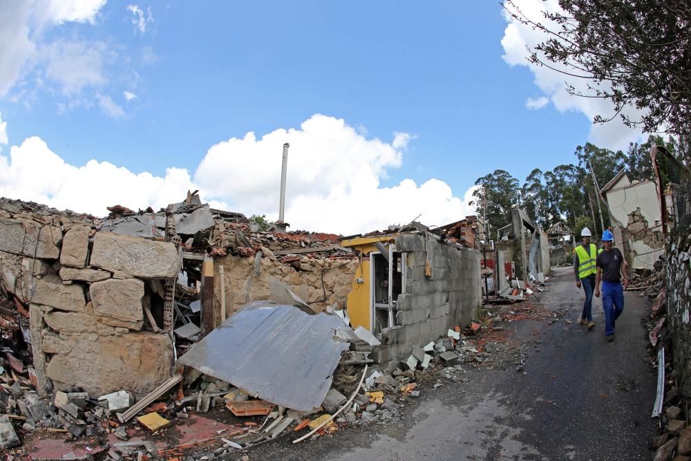 El desescombro de la zona cero deja al descubierto la devastación que causó dos muertos y arrasó una treintena de viviendas.