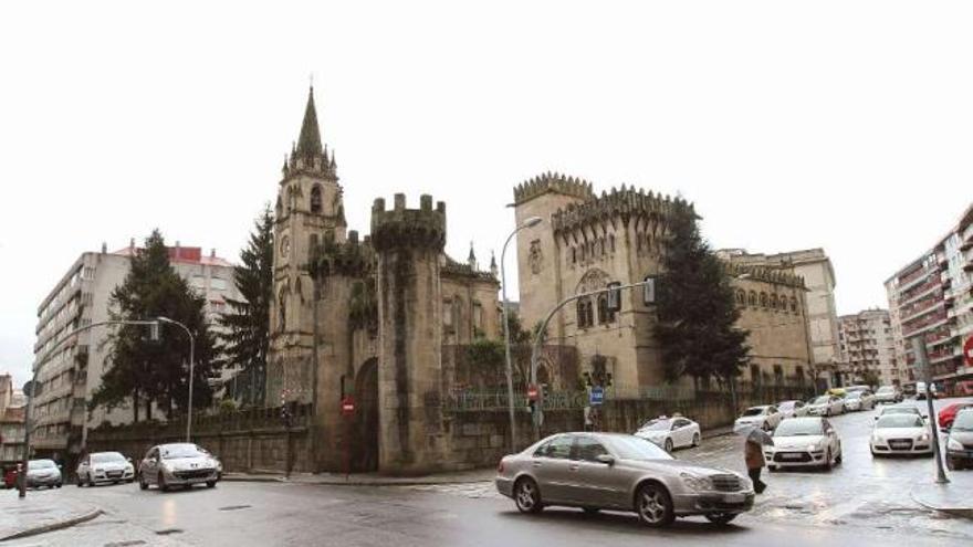 Conjunto de Santo Ángel, en O Couto, obra del arquitecto Vázquez-Gulías.  // Iñaki Osorio