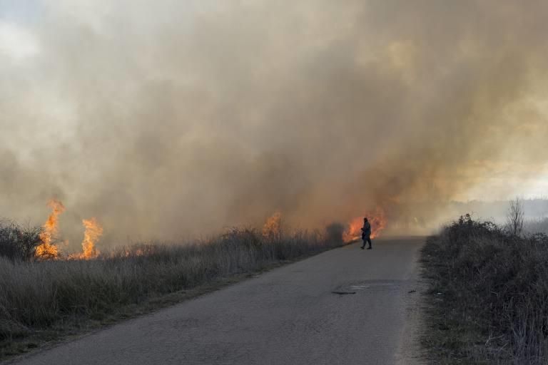 Incendio en los aledaños de El Ermitaño