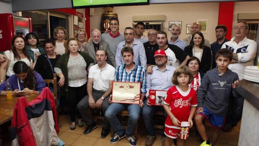 La peña Barrunta Galerna, de aniversario con Bernardo y Mascarell