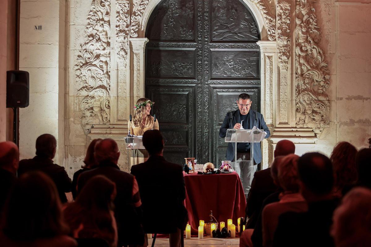 Lectura de Don Juan Tenorio XIII en el Claustro histórco de la Concatedral de San Nicolás