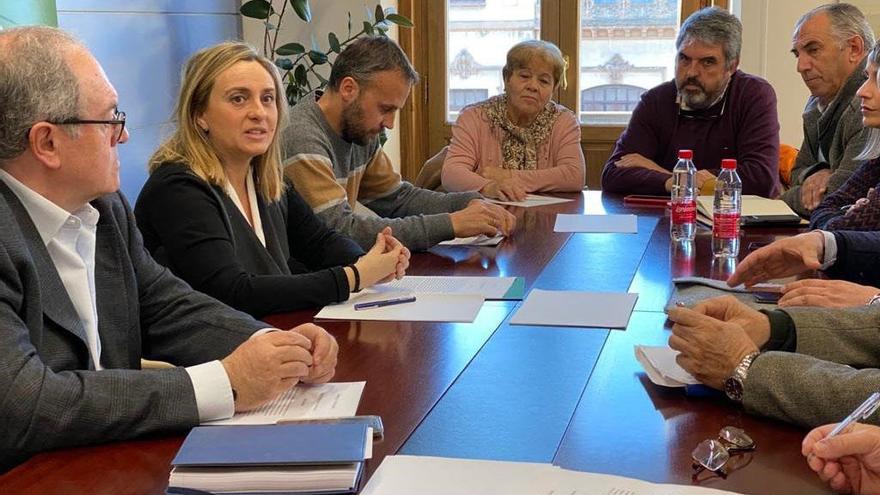 Marifrán Carazo, en una reunión con la Plataforma del Tren Rural.