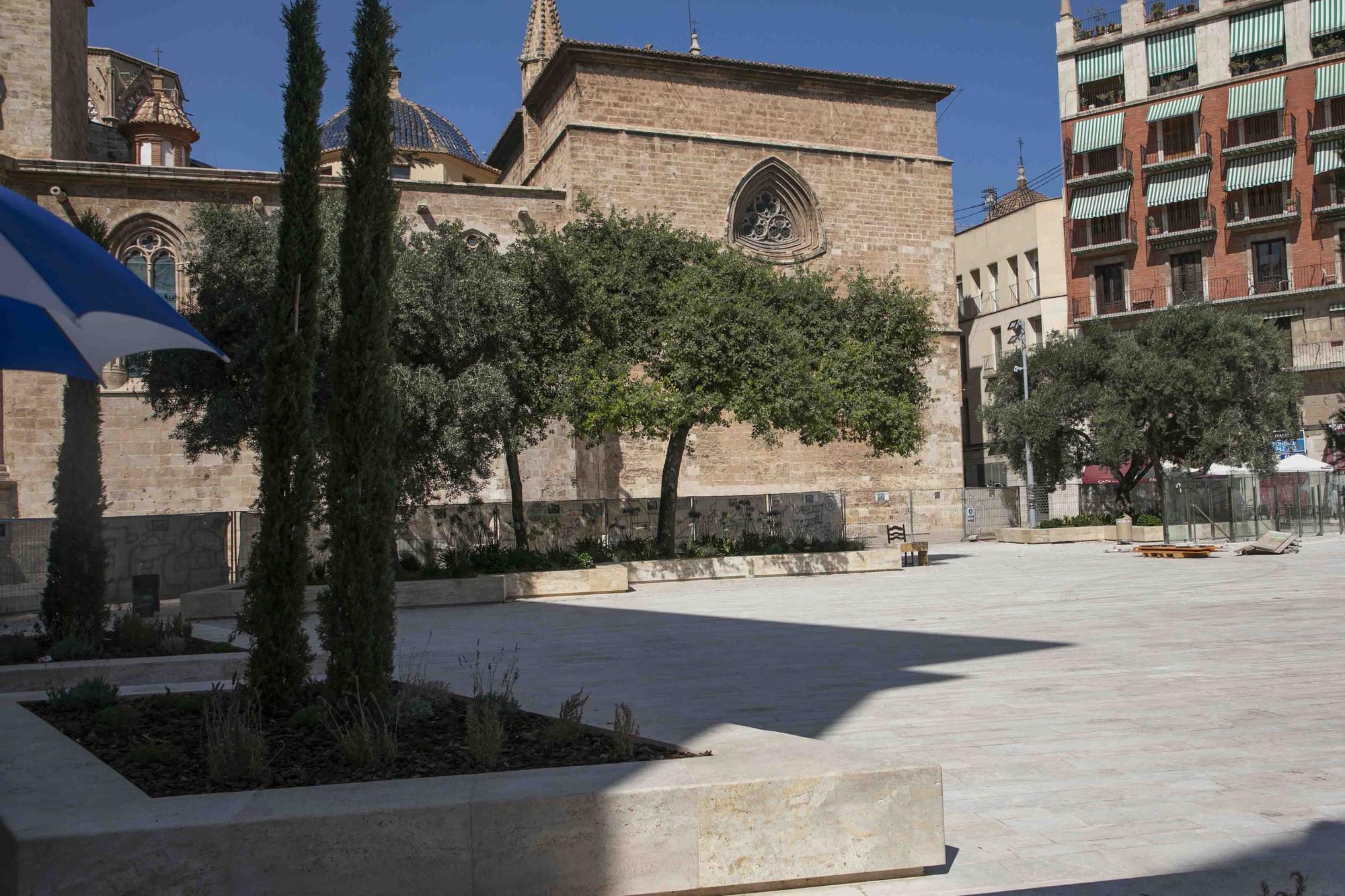 Todo preparado en la nueva Plaza de la Reina