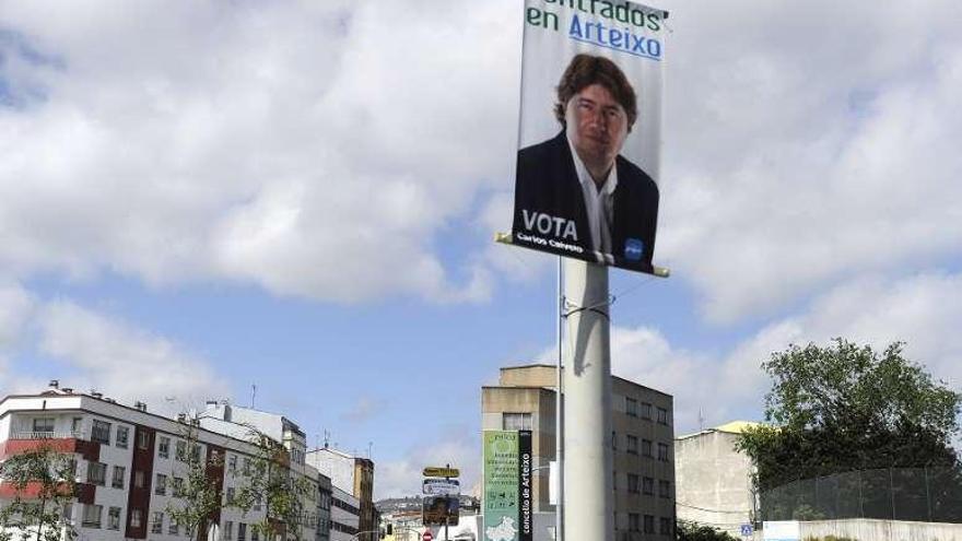 Cartel electoral de Calvelo colocado en territorio de A Coruña.