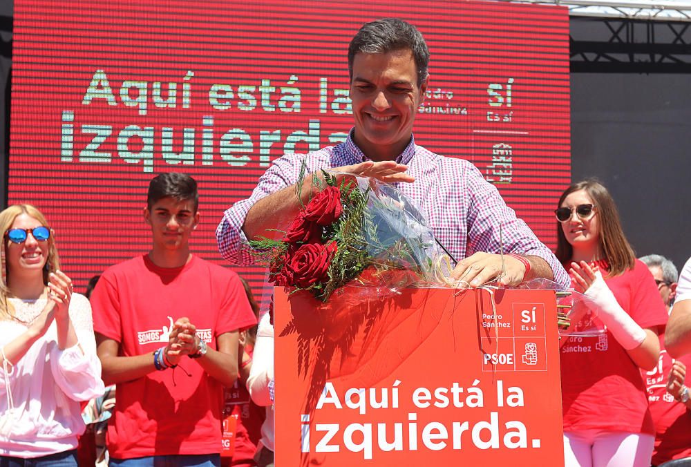 Pedro Sánchez, con los militantes en Cártama