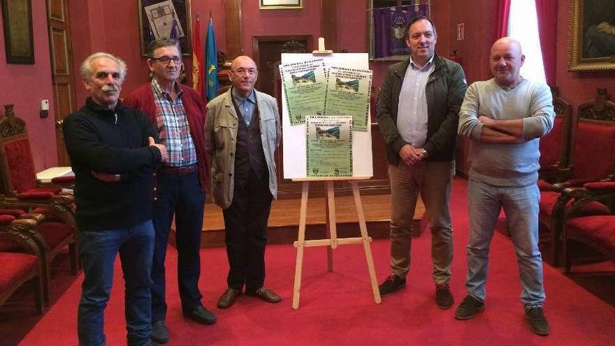 Pepe Cuadra, Eusebio Llorca, Ángel Suárez, Alejandro Vega y Enrique Mijares, ayer, en la presentación.