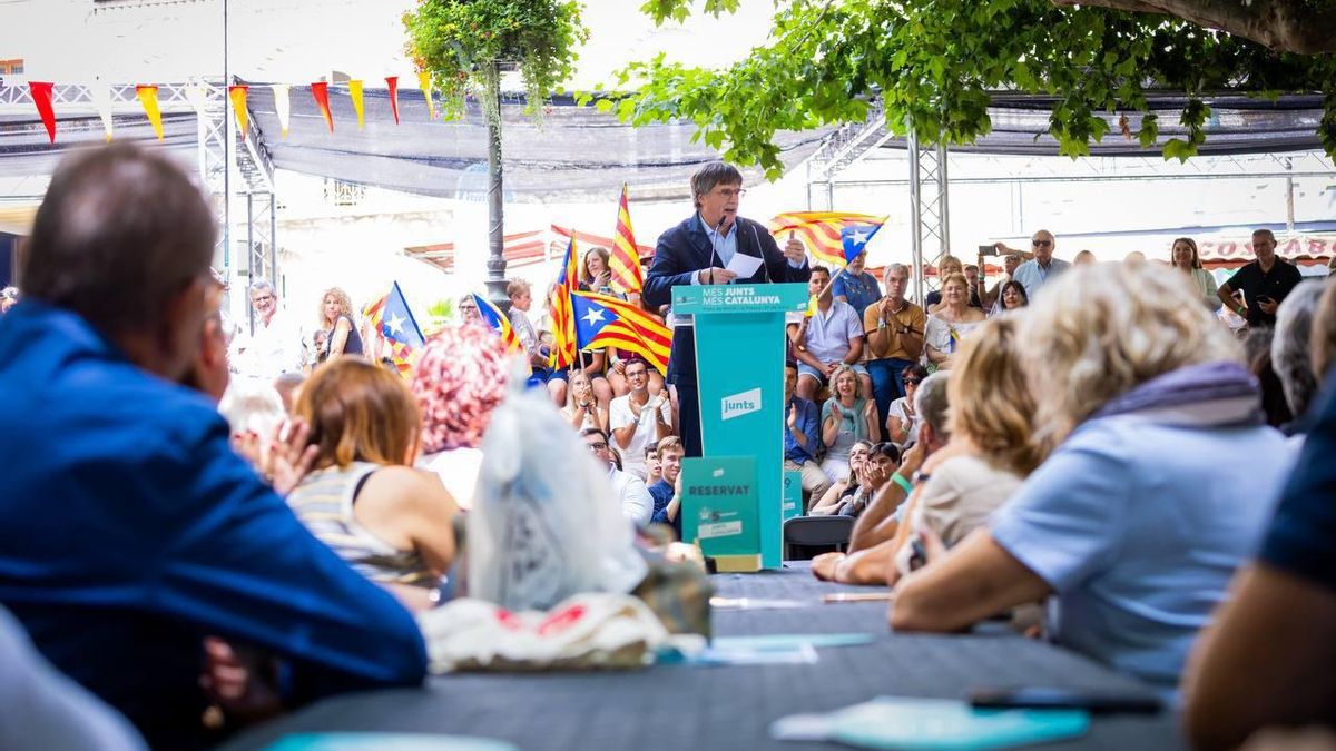 Carles Puigdemont, durant l'acte a Prats de Molló (França)
