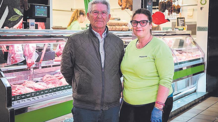 Fuga de puestos en el mercado de Pere Garau en Palma.  «Tras peatonalizar Nuredduna escasea el parking y hay gente que ya no viene»