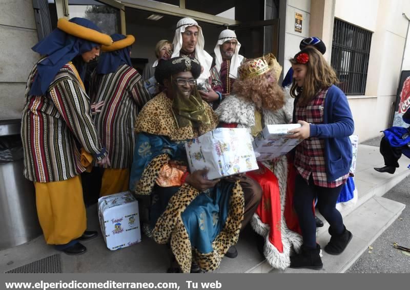 Los Reyes Magos repartieron regalos e ilusiones en Castellón