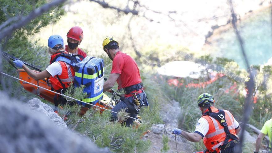 Los bomberos rescatan a una excursionista que no podía continuar por el Torrent de Pareis