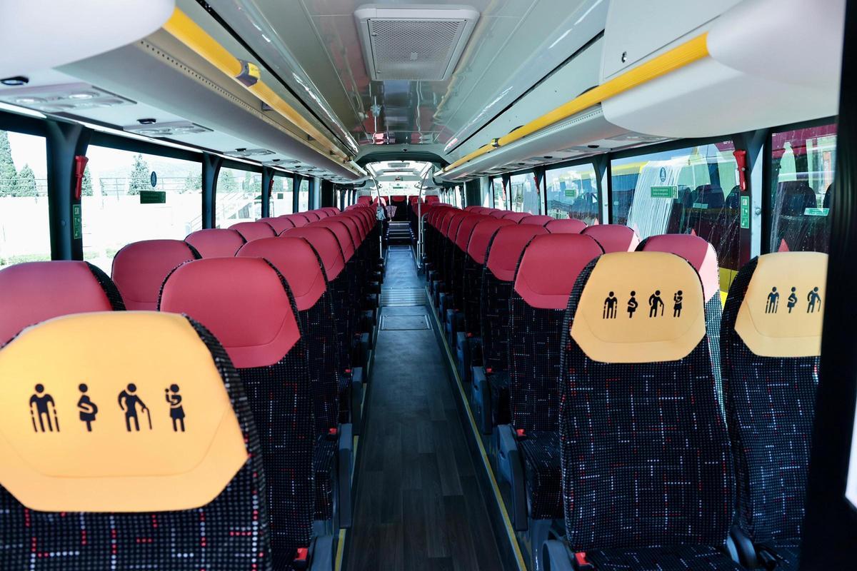 Interior de uno de los nuevos autobuses