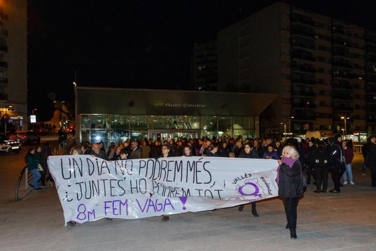 Rubí - Manifestación feminista nocturna por el centro de la ciudad