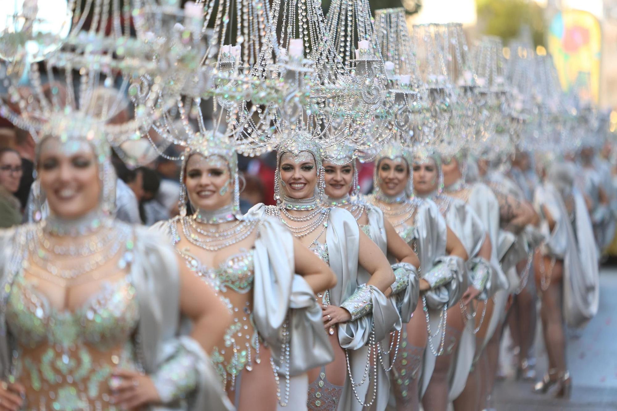 Las mejores imágenes del desfile concurso de Carnaval de Torrevieja 2024 están aquí