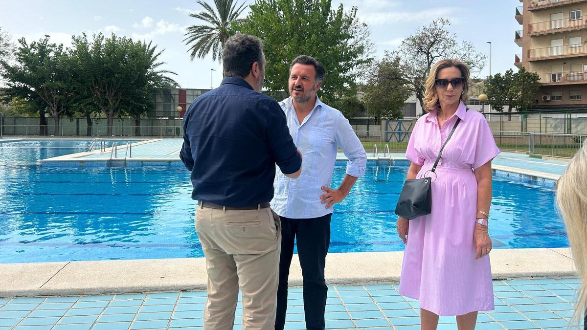 El alcalde y el edil de Deportes destacaban la importancia de la seguridad en las piscinas municipales