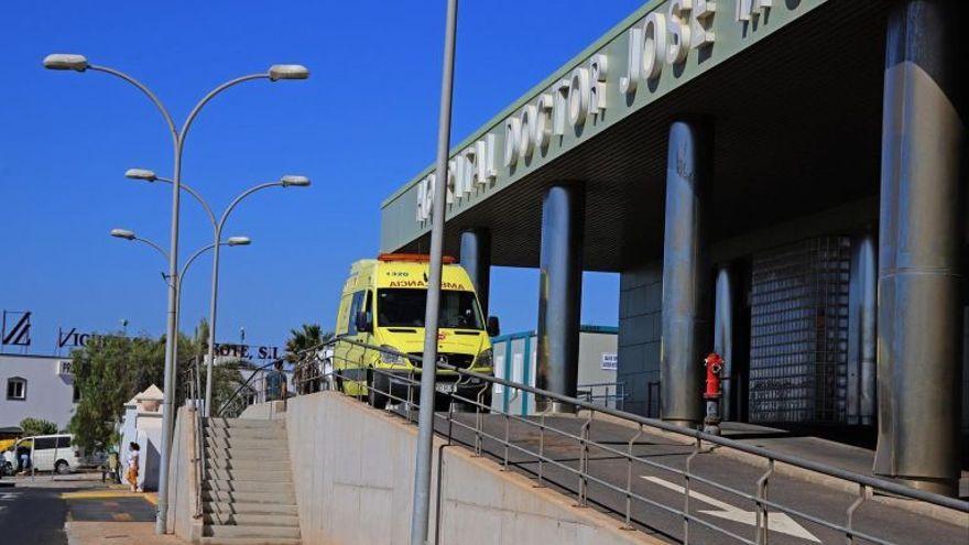 El herido tras incendiarse su vivienda en Lanzarote fue trasladado al Hospital Doctor José Molina Orosa.