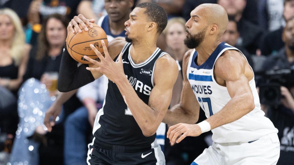 Wembanyama venga su expulsión y devuelve la ventaja a los Spurs