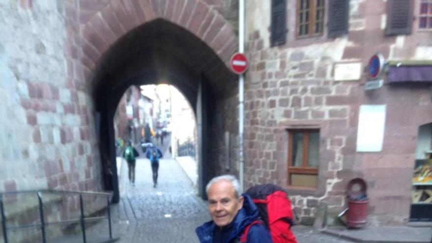 Un alicantino de 67 años comienza su sexto Camino de Santiago