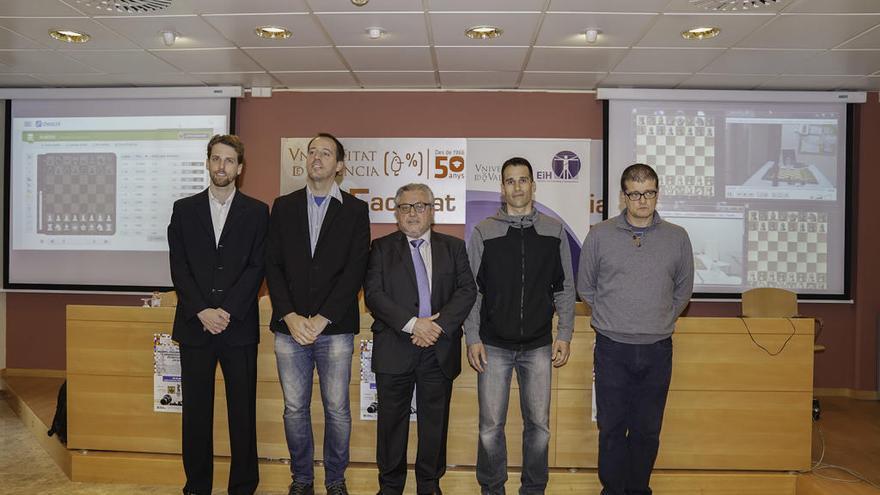 De izquierda a derecha, LLobell, Vallejo, Camisón, Arizmendi y Vassallo, participantes en el evento
