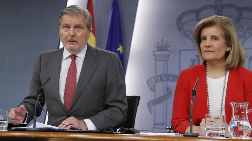 Los ministro Íñigo Méndez de Vigo y Fátima Báñez.