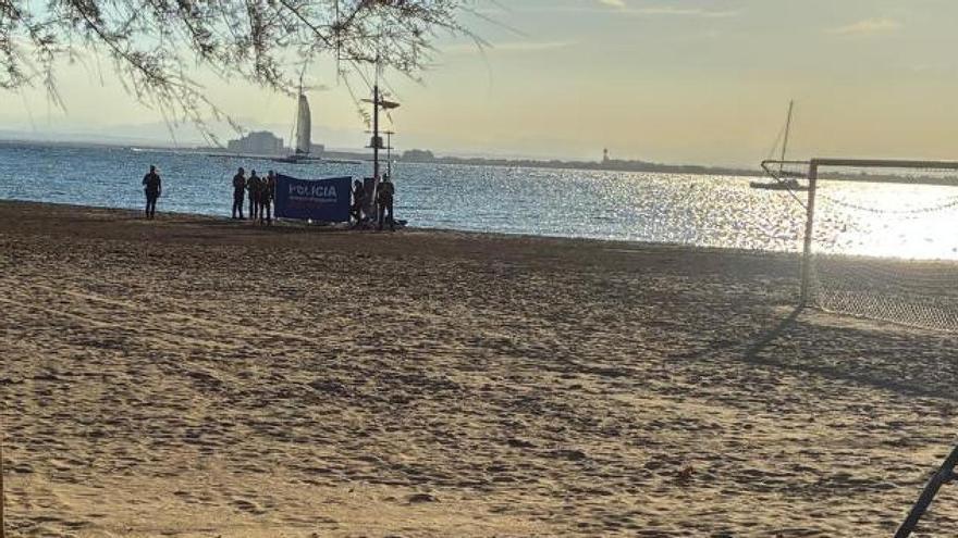 Un home de 78 anys mor ofegat a la platja de la Punta de Roses