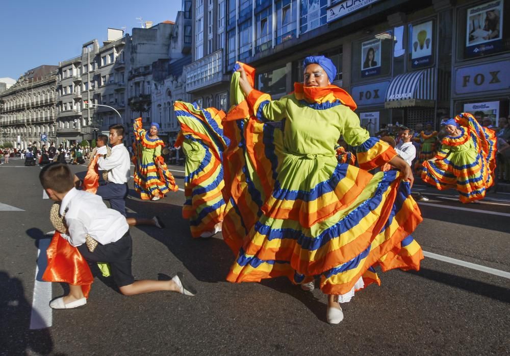 Vigo vibró con la presencia de los grupos folclóricos de Argentina, Colombia, Serbia y también españoles