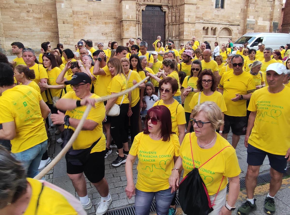La XI Maroma Solidaria de la AECC de Benavente, en imágenes