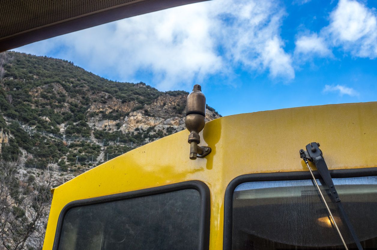 Pequeños detalles del pequeño tren amarillo o Train Jaune
