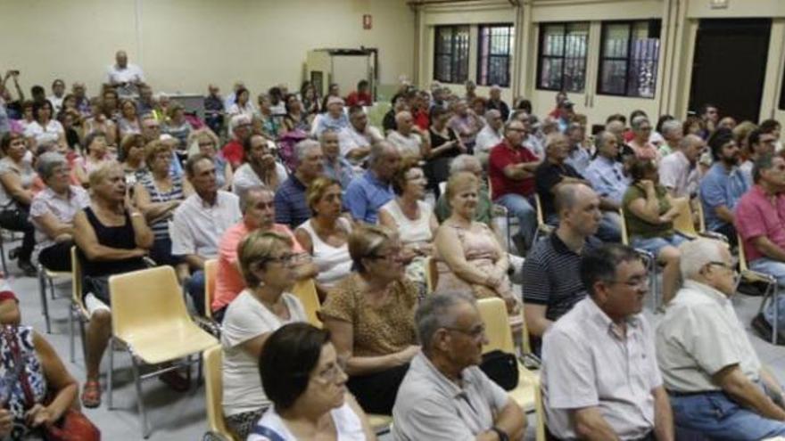 Un momento de la Asamblea de la Plataforma Pro Soterramiento celebrada este miércoles en Murcia.