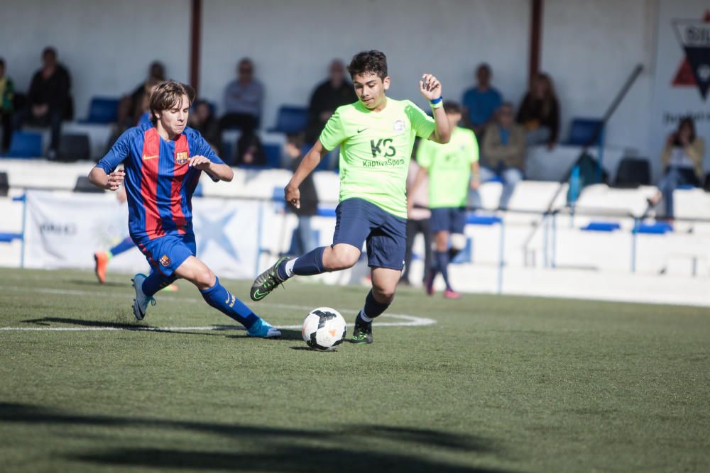 MIC 17 - FC Barcelona - Kaptiva Sports USA Camps