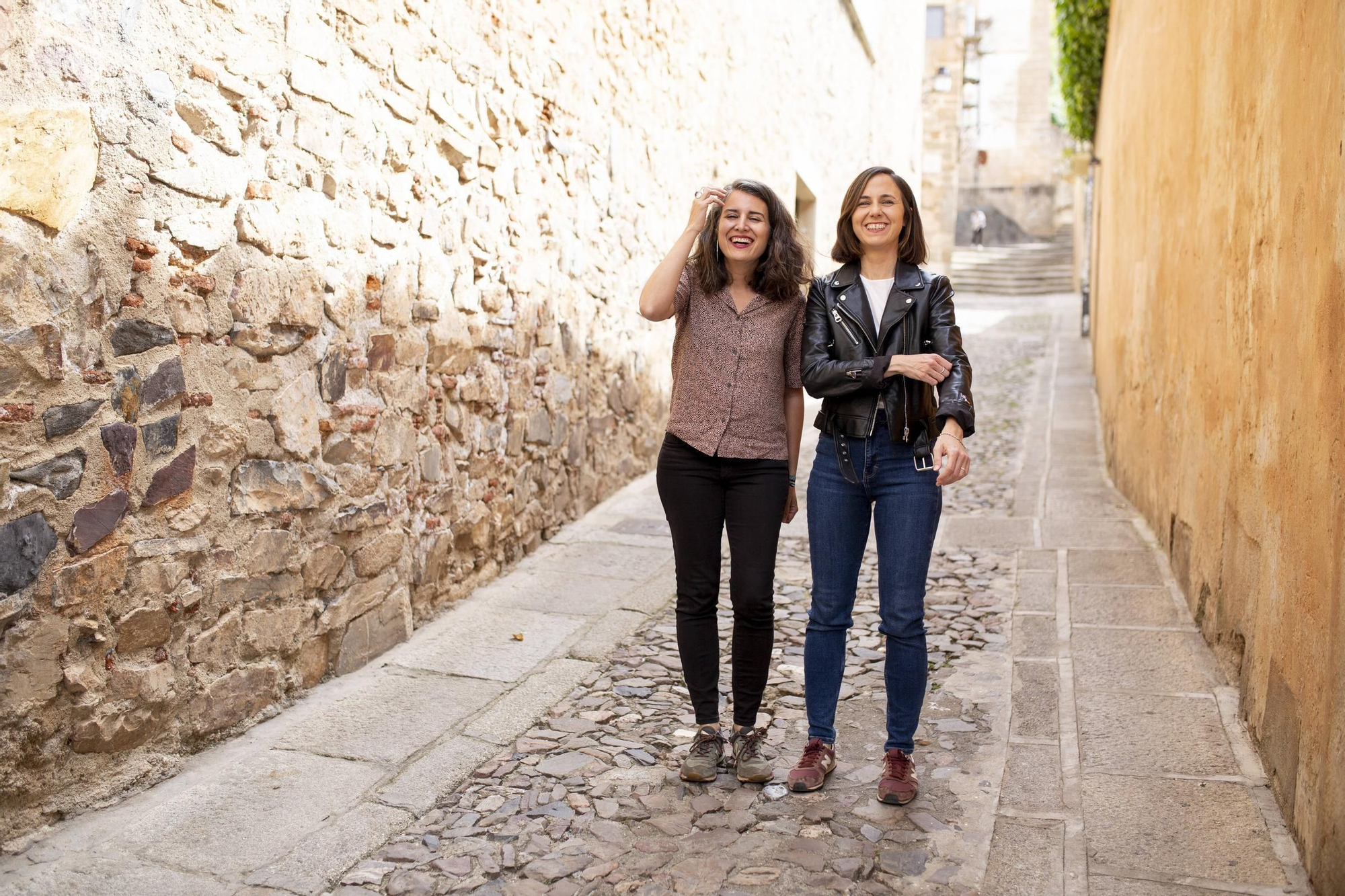 Entrevista a Ione Belarra en el Corral de las cigüeñas