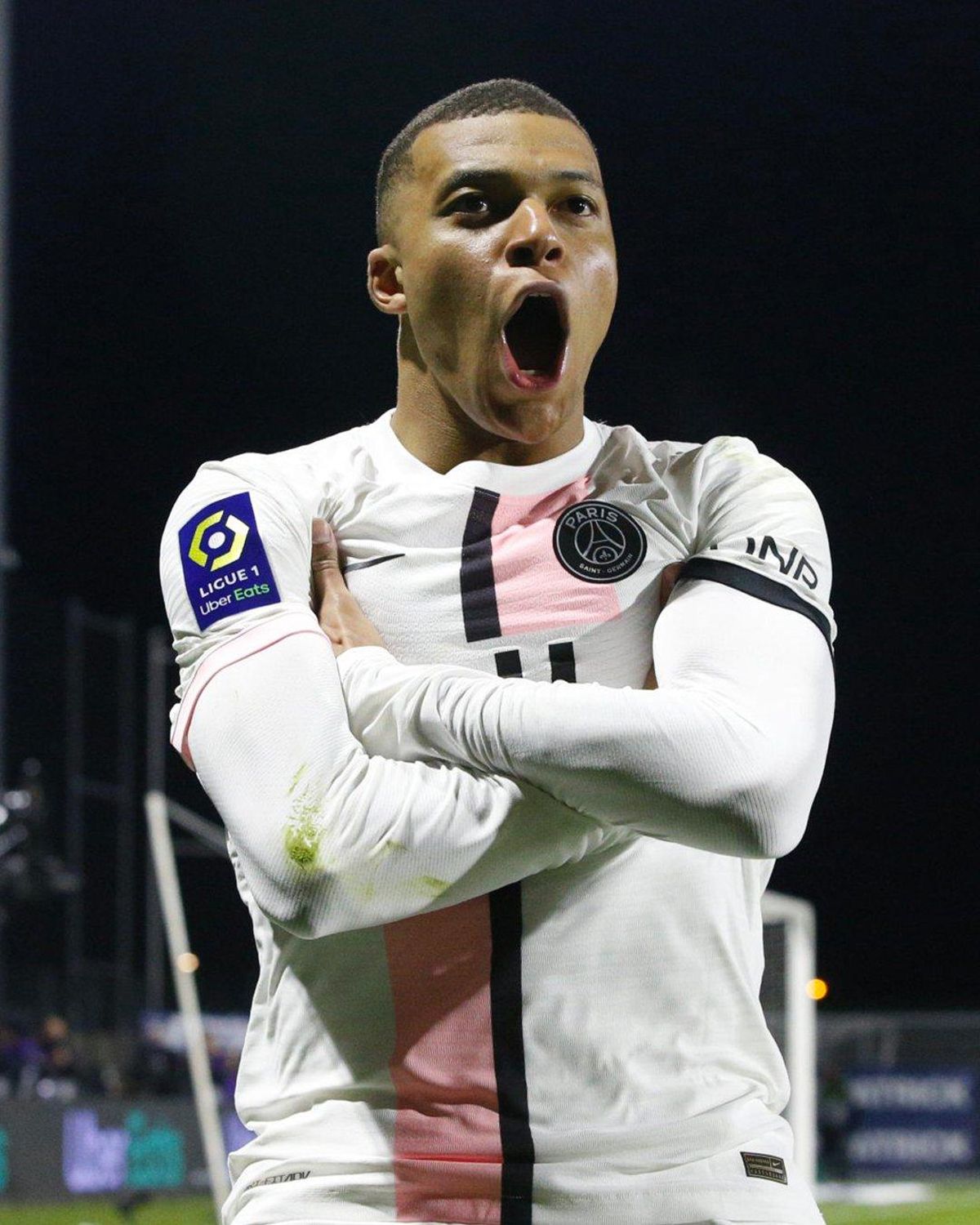 Mbappe celbrando un gol con el PSG