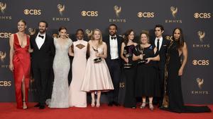 'The handmaid's tale' i 'Veep' conquisten uns Emmy marcats per Trump