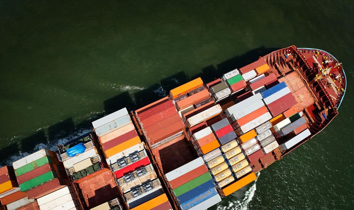 Hansweert (Netherlands), 01/03/2026.- (FILE) - A drone image shows an aerial view of the Maersk Columbus container ship arriving from Norfolk Harbour, USA, en route to Antwerp Harbour, near Hansweert, the Netherlands, 20 June 2025 (reissued 01 March 2026). Danish shipping giant Maersk announced on 01 March 2026 that it will reroute all vessels on its ME11 (Middle East-India to Mediterranean) and MECL (Middle East-India to East Coast US) service lines around the Cape of Good Hope indefinitely. The decision follows a 'deteriorating security situation' and the reported closure of the Strait of Hormuz amid escalating regional conflict. (Países Bajos; Holanda, Amberes) EFE/EPA/OLIVIER HOSLET