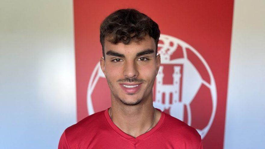 Adrián Bolo cumplirá el año de contrato que le queda con el Zamora CF