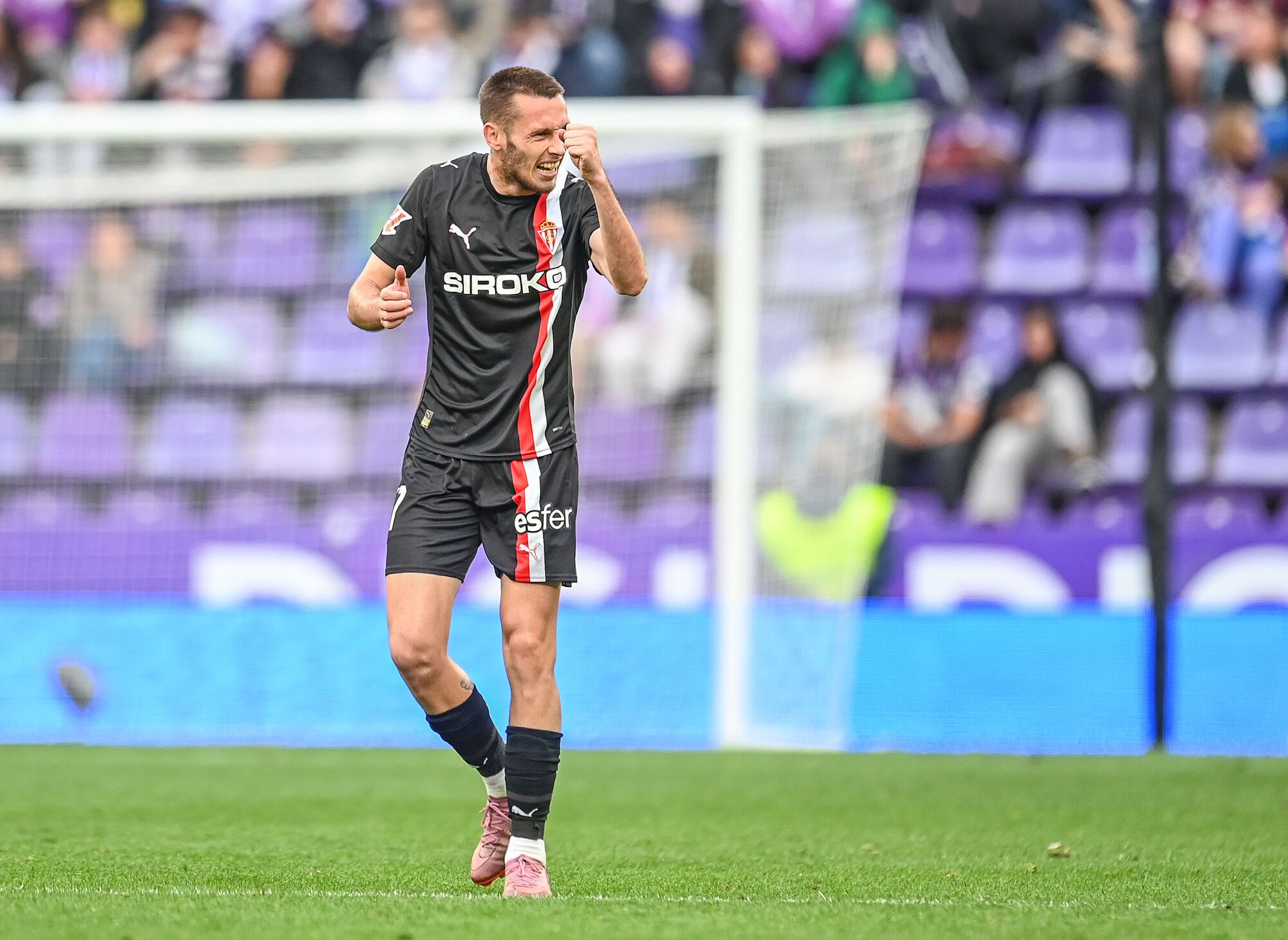 Fútbol. Partido correspondiente a la jornada 10 de Segunda División temporada 2025-2026 entre el Real Valladolid y el Sport. Gijón. Estadio Municipal José Zorrilla Partido de la Liga Hypermotion entre el Real Valladolid CF y el Real Sporting celebrado en el estadio José Zorrilla, Valladolid. 19/10/2025 - Ricardo Ordóñez